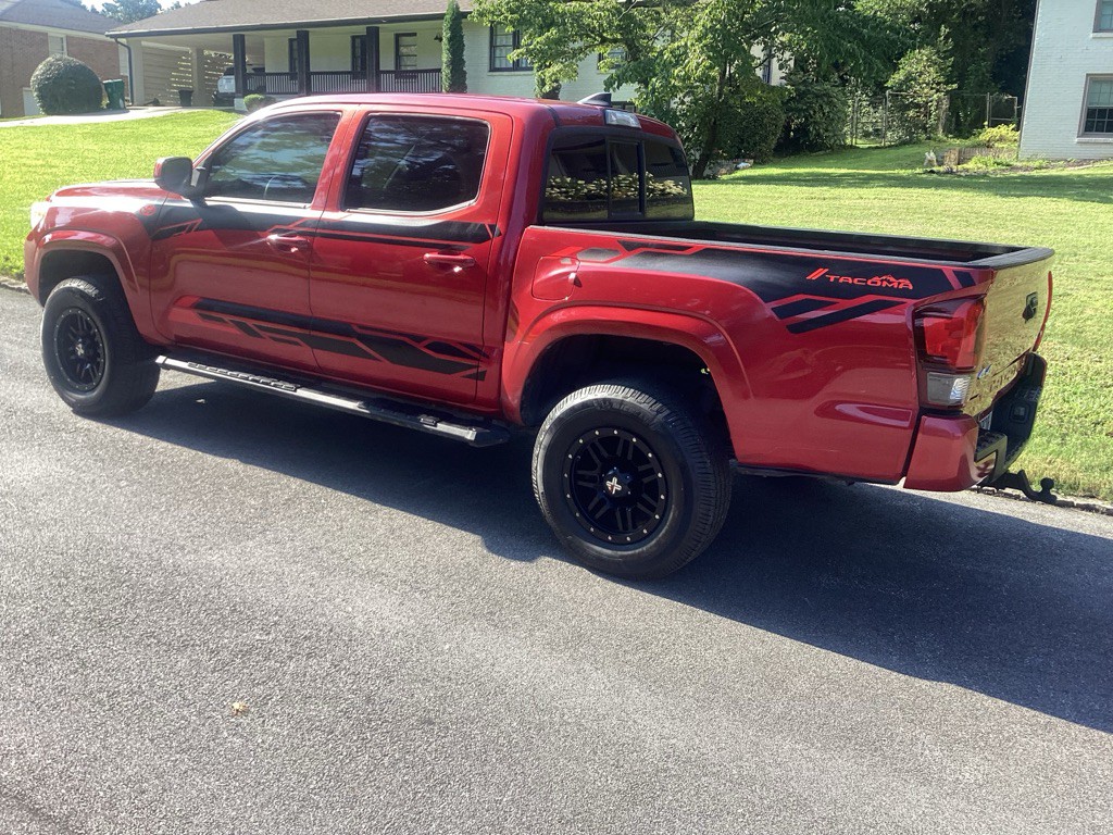 2019 Toyota Tacoma Image 6