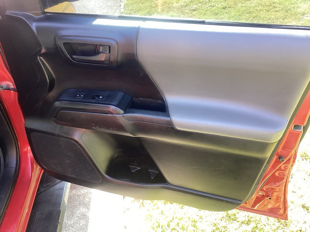 2019 Toyota Tacoma Image 15