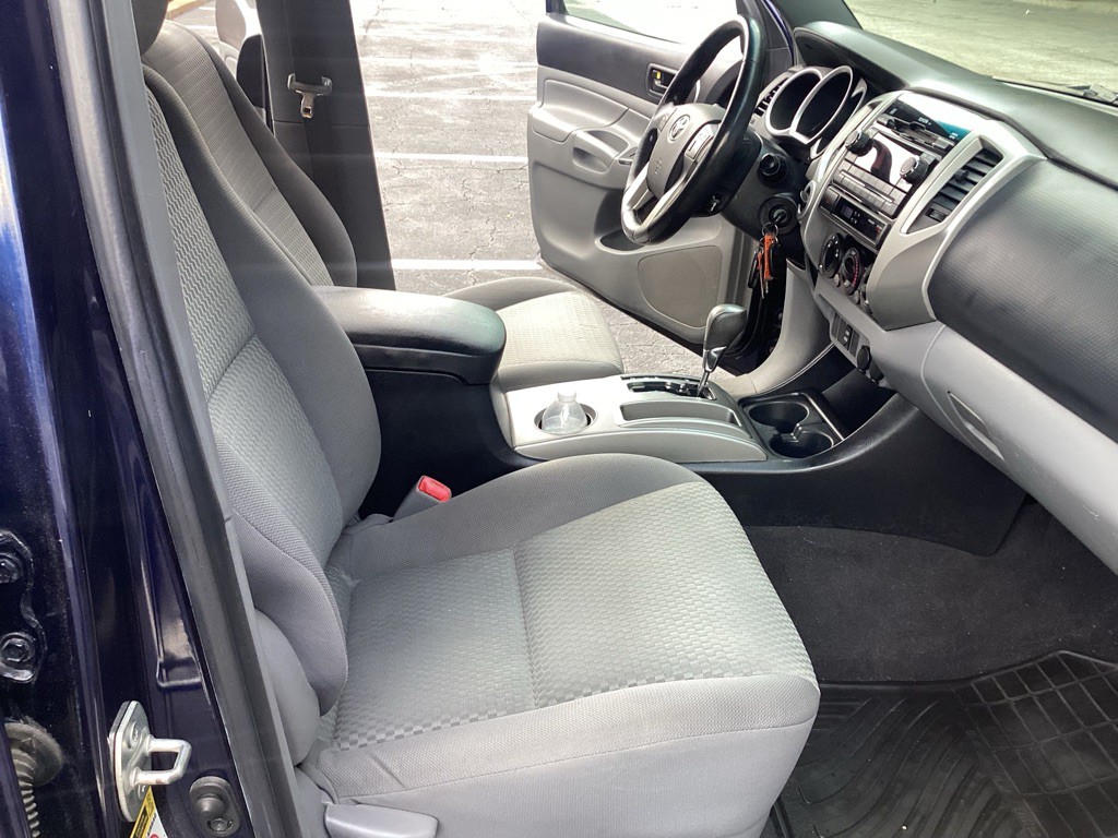 2012 Toyota Tacoma Image 17