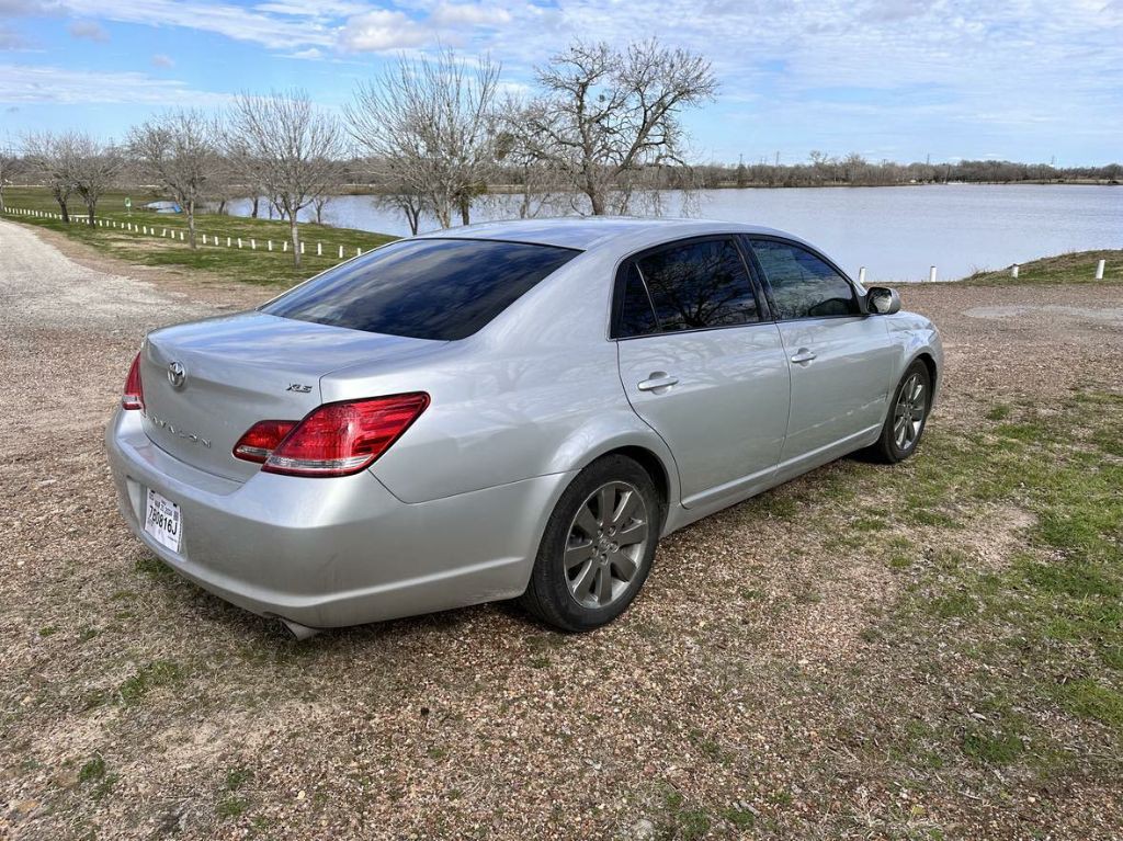 2006 Toyota Avalon Image 2