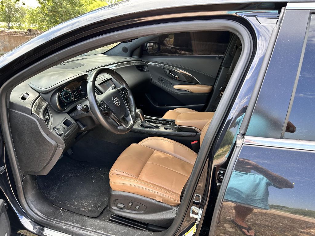 2015 Buick Lacrosse Image 9