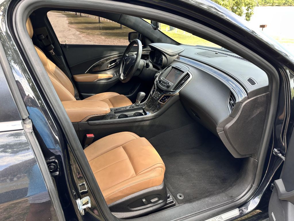 2015 Buick Lacrosse Image 12