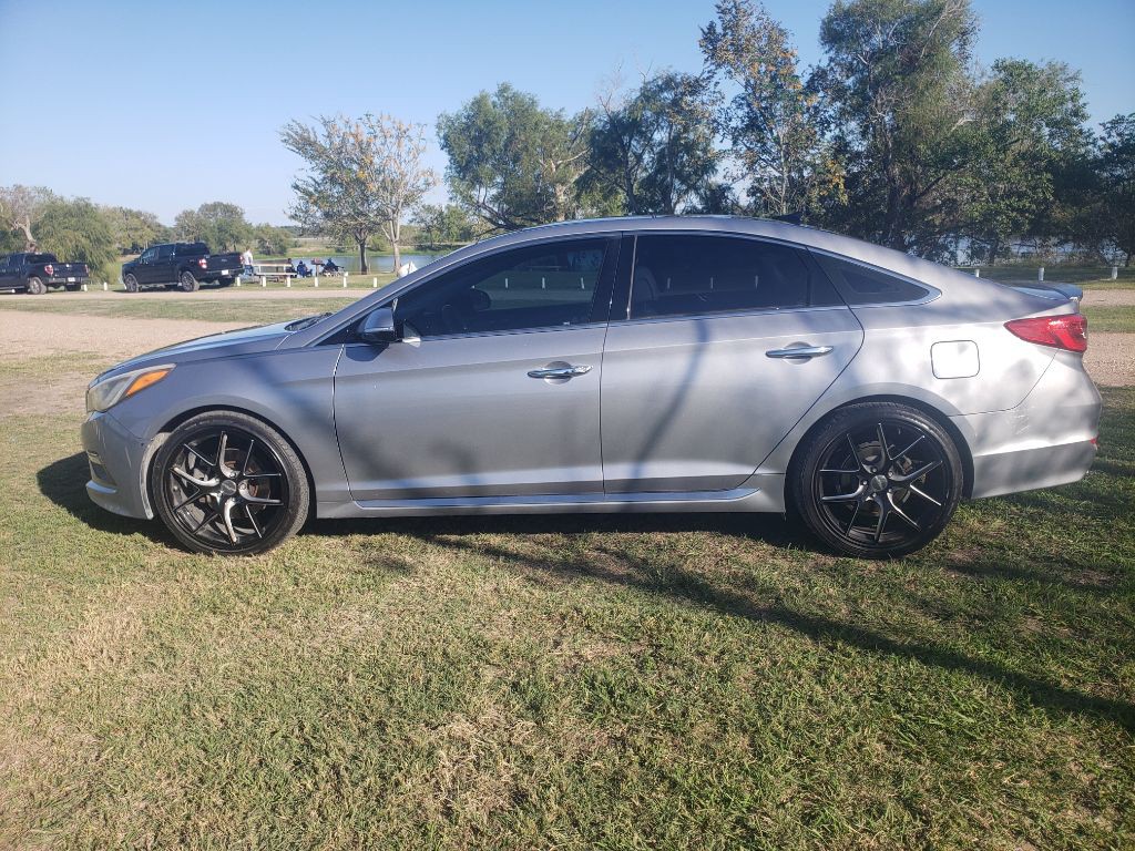 2015 Hyundai Sonata Image 2