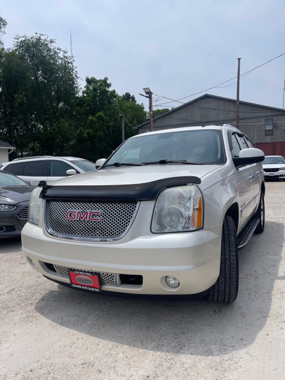 2011 GMC Yukon Image 1