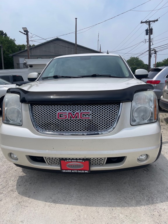 2011 GMC Yukon Image 2