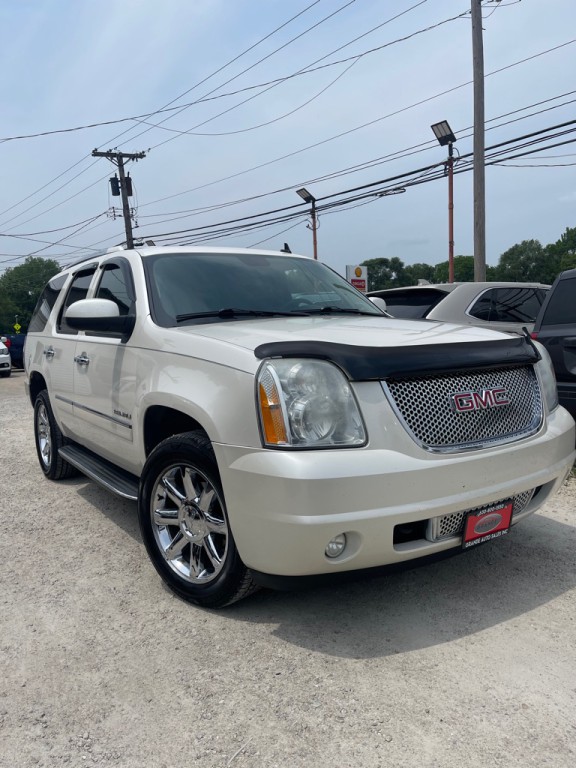 2011 GMC Yukon Image 3
