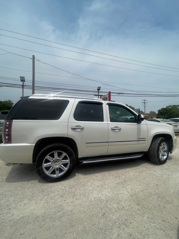 2011 GMC Yukon Image 4