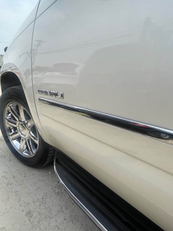 2011 GMC Yukon Image 7