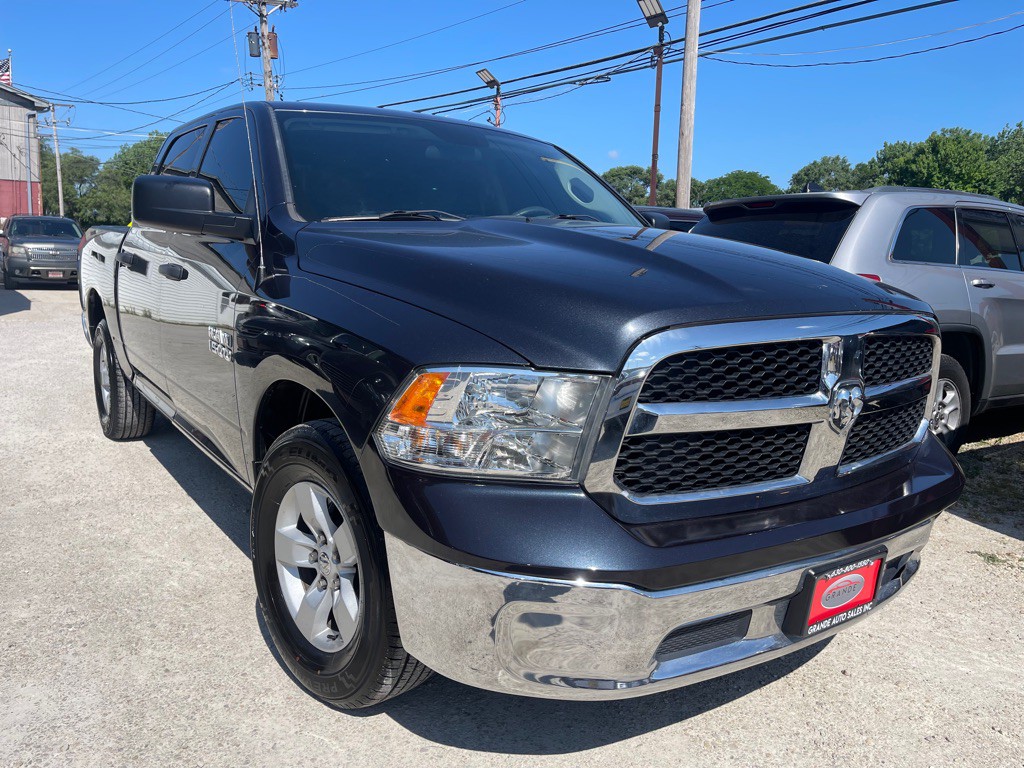2018 RAM 1500 Image 3