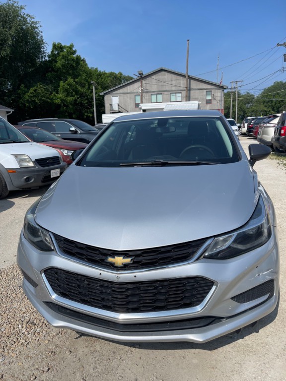 2017 Chevrolet Cruze Image 2