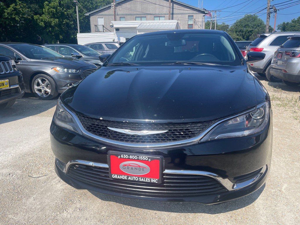 2015 Chrysler 200 Image 2