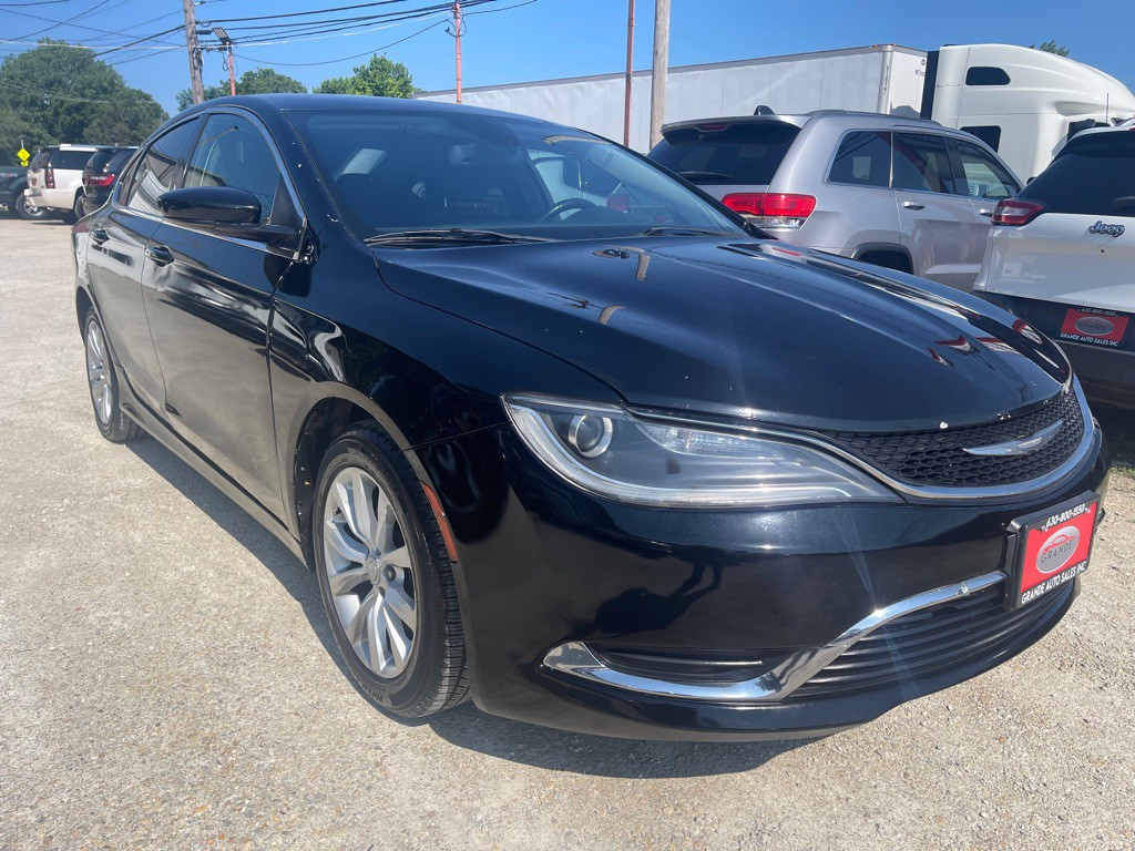 2015 Chrysler 200 Image 3