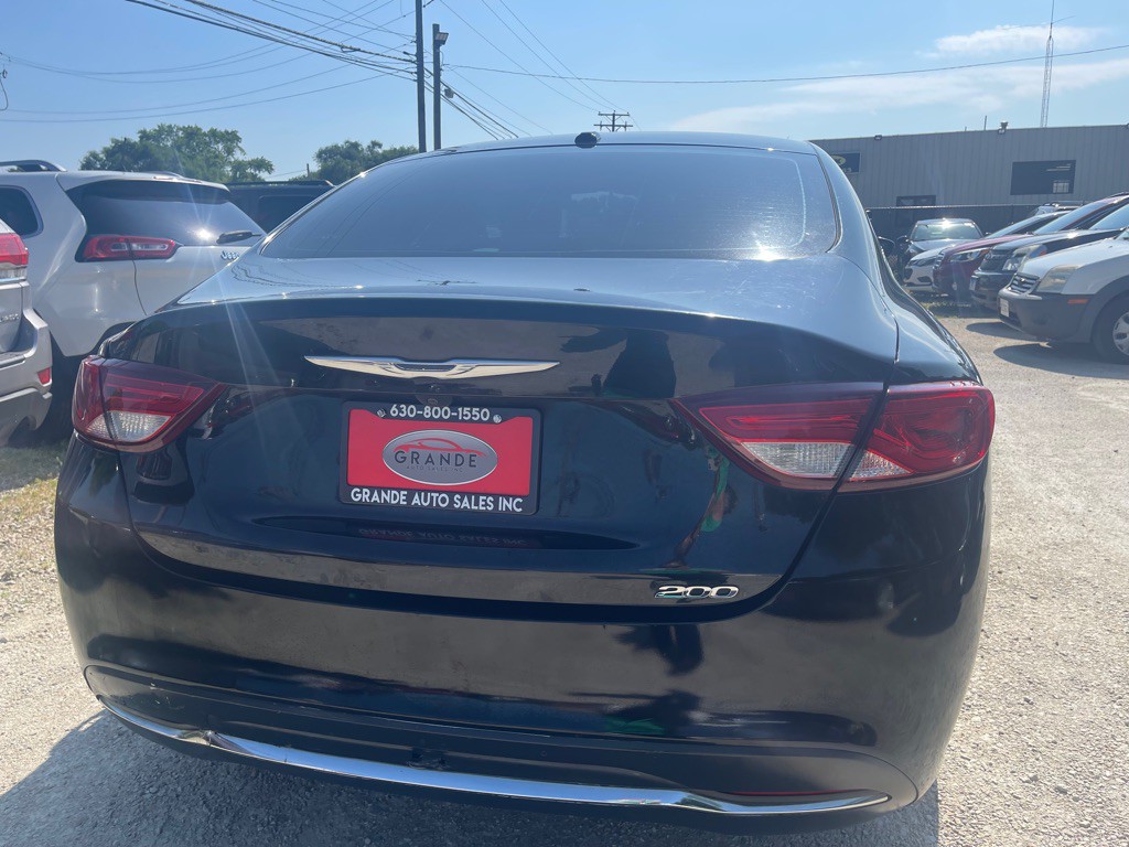 2015 Chrysler 200 Image 5