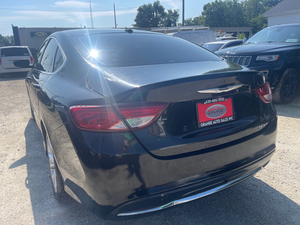 2015 Chrysler 200 Image 6
