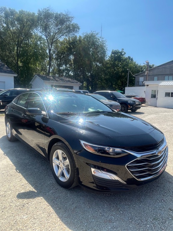2022 Chevrolet Malibu Image 3
