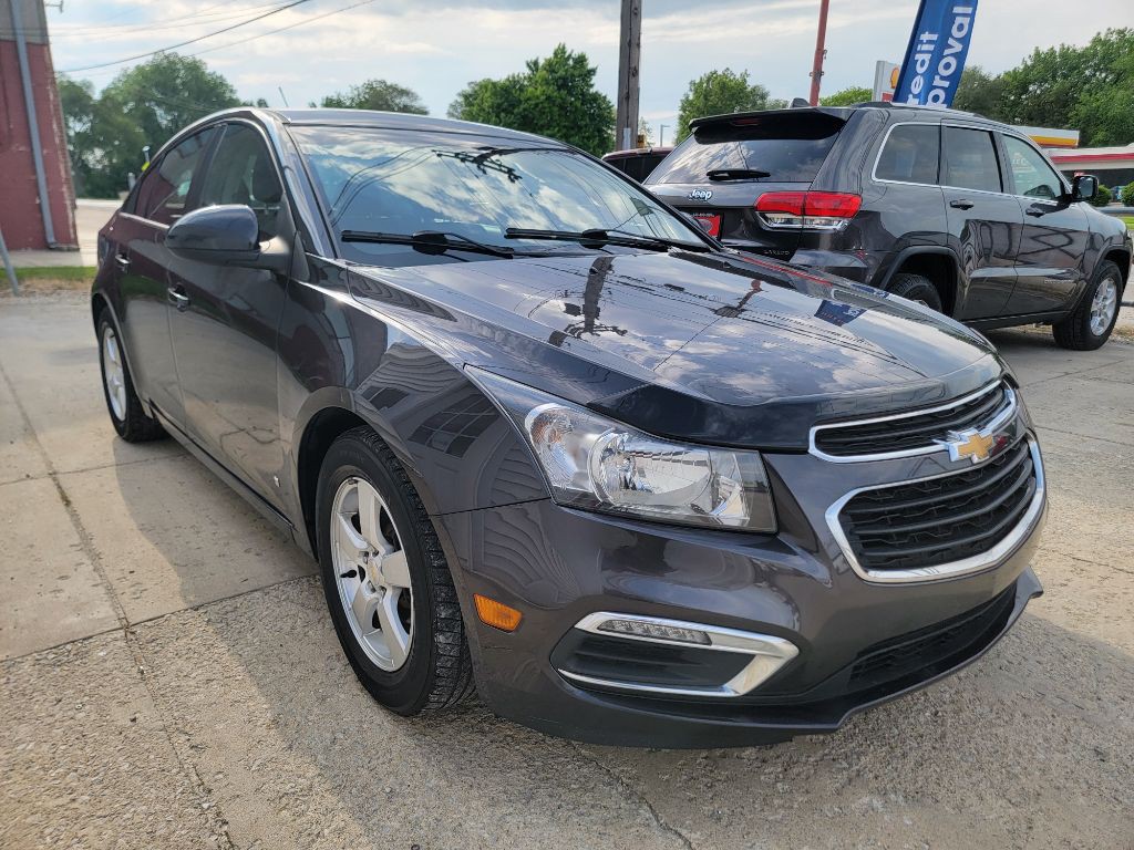 2016 Chevrolet Cruze Image 2
