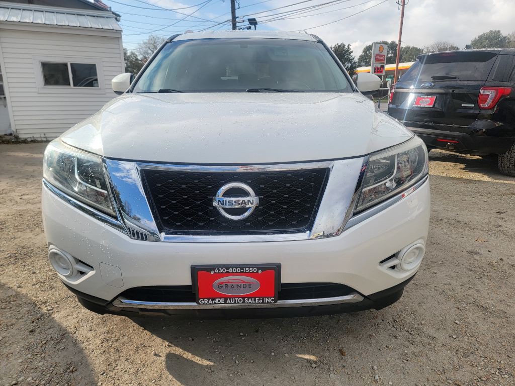 2013 Nissan Pathfinder Image 2