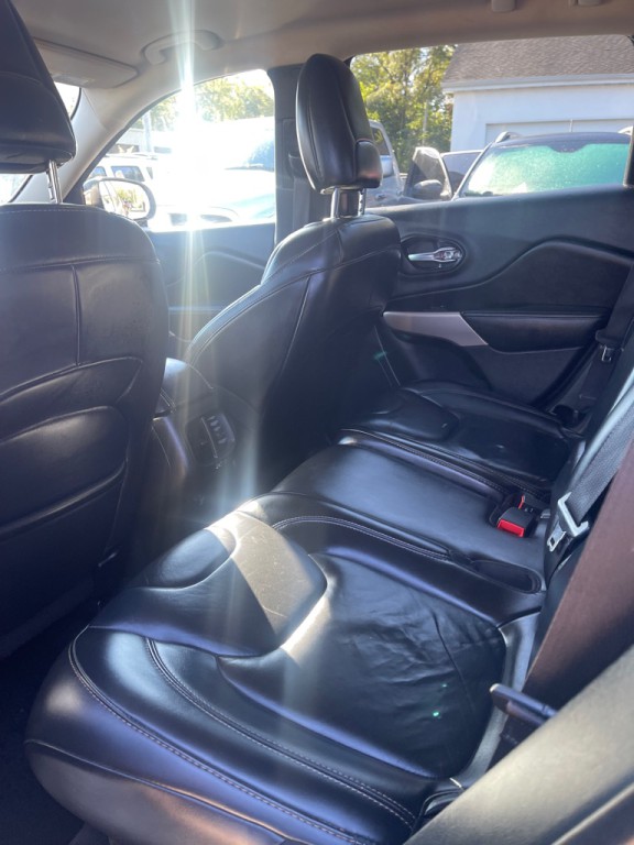 2017 Jeep Cherokee Image 6