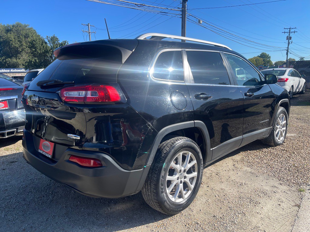 2017 Jeep Cherokee Image 14