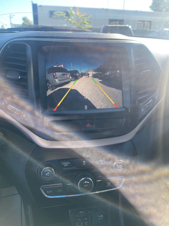 2017 Jeep Cherokee Image 20