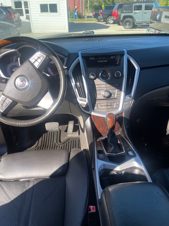 2011 Cadillac SRX Image 8