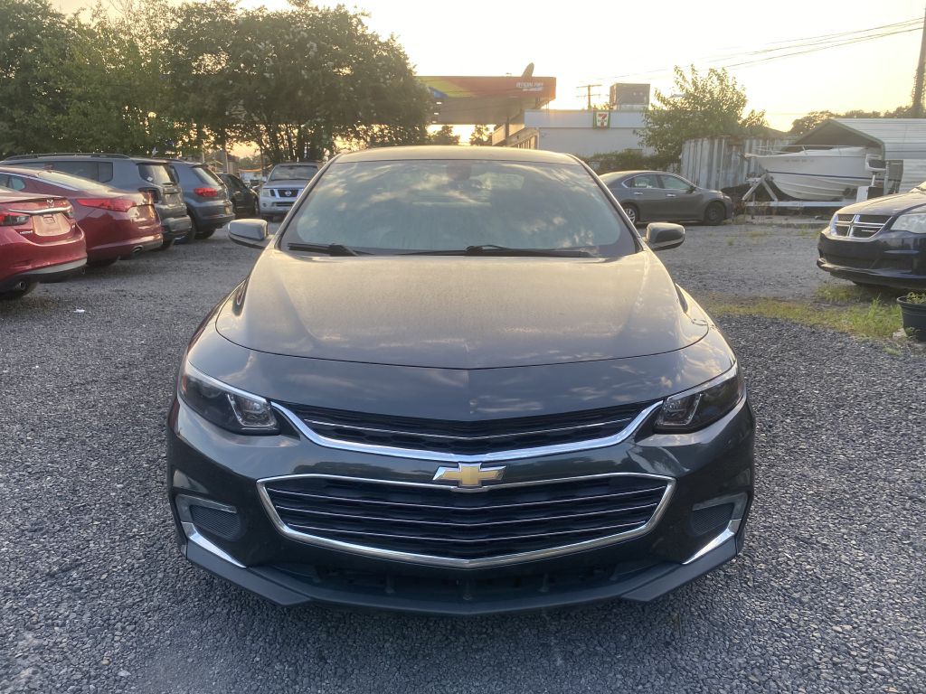 2016 Chevrolet Malibu Image 2