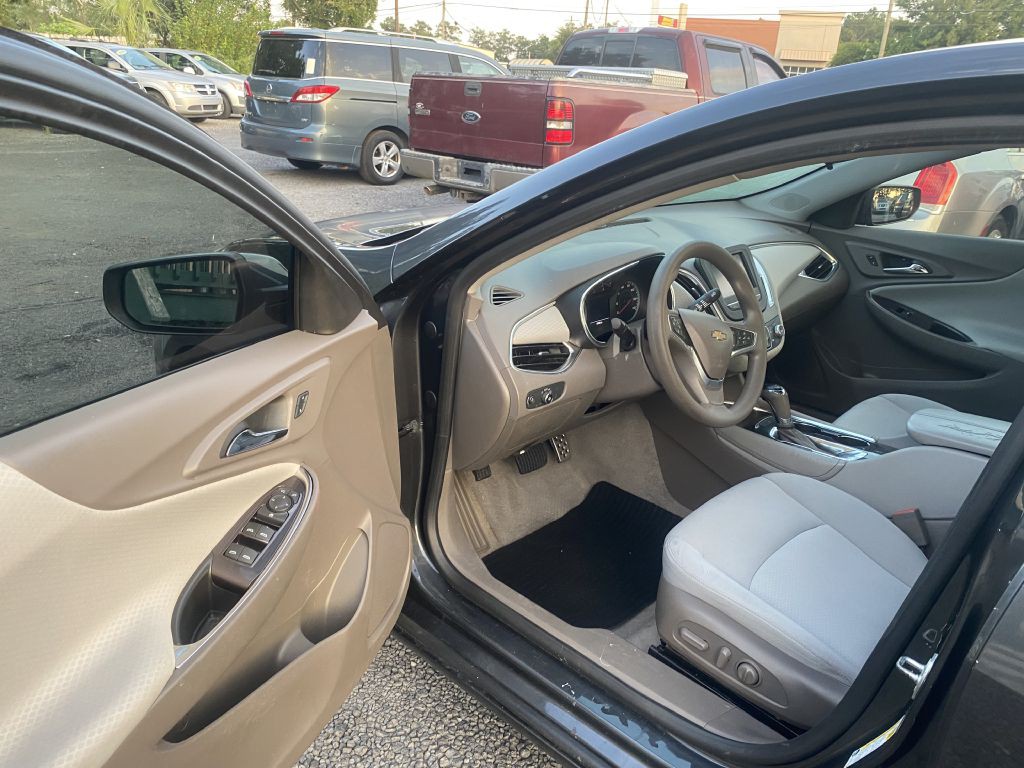 2016 Chevrolet Malibu Image 9