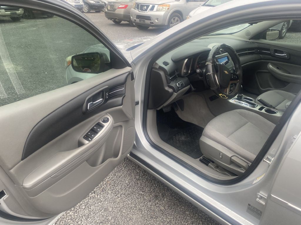 2014 Chevrolet Malibu Image 9