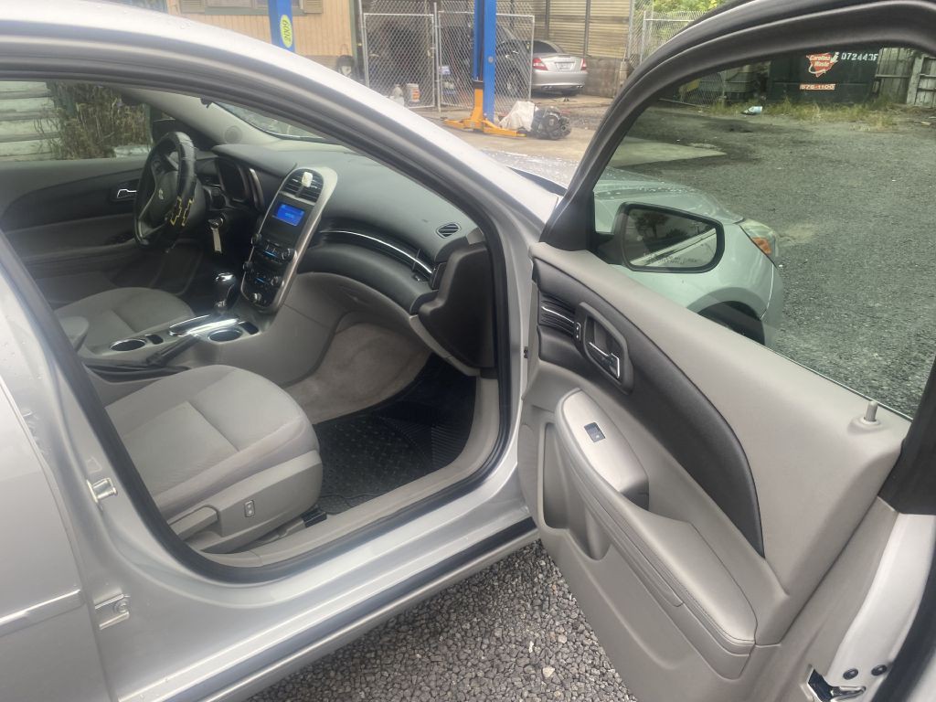 2014 Chevrolet Malibu Image 11