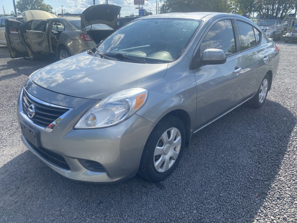 2014 Nissan Versa Image 1