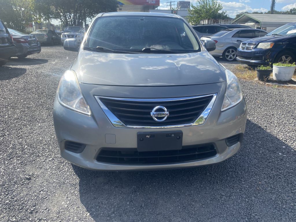 2014 Nissan Versa Image 2