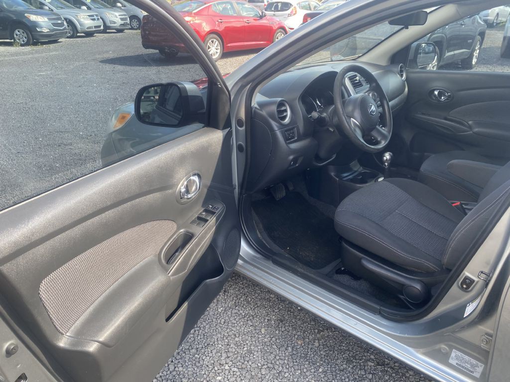 2014 Nissan Versa Image 9