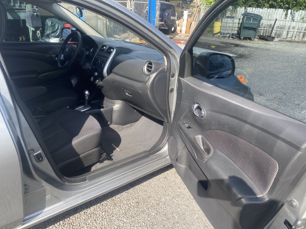 2014 Nissan Versa Image 11