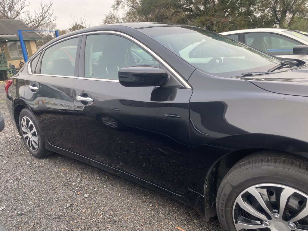 2017 Nissan Altima Image 3