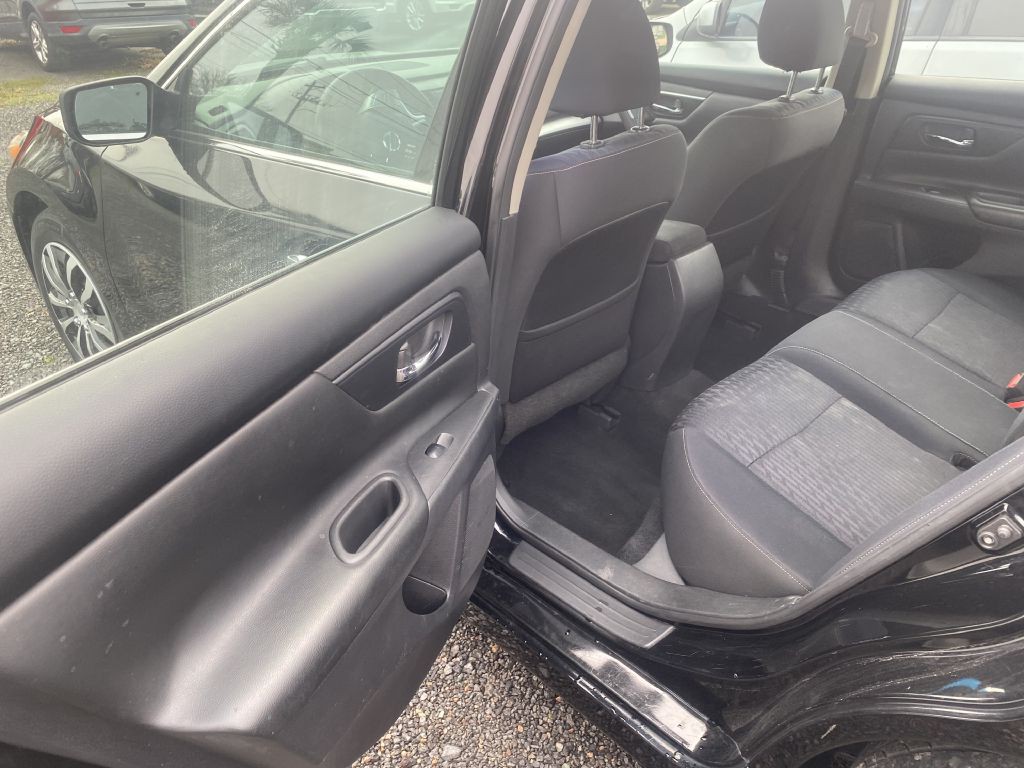 2017 Nissan Altima Image 9