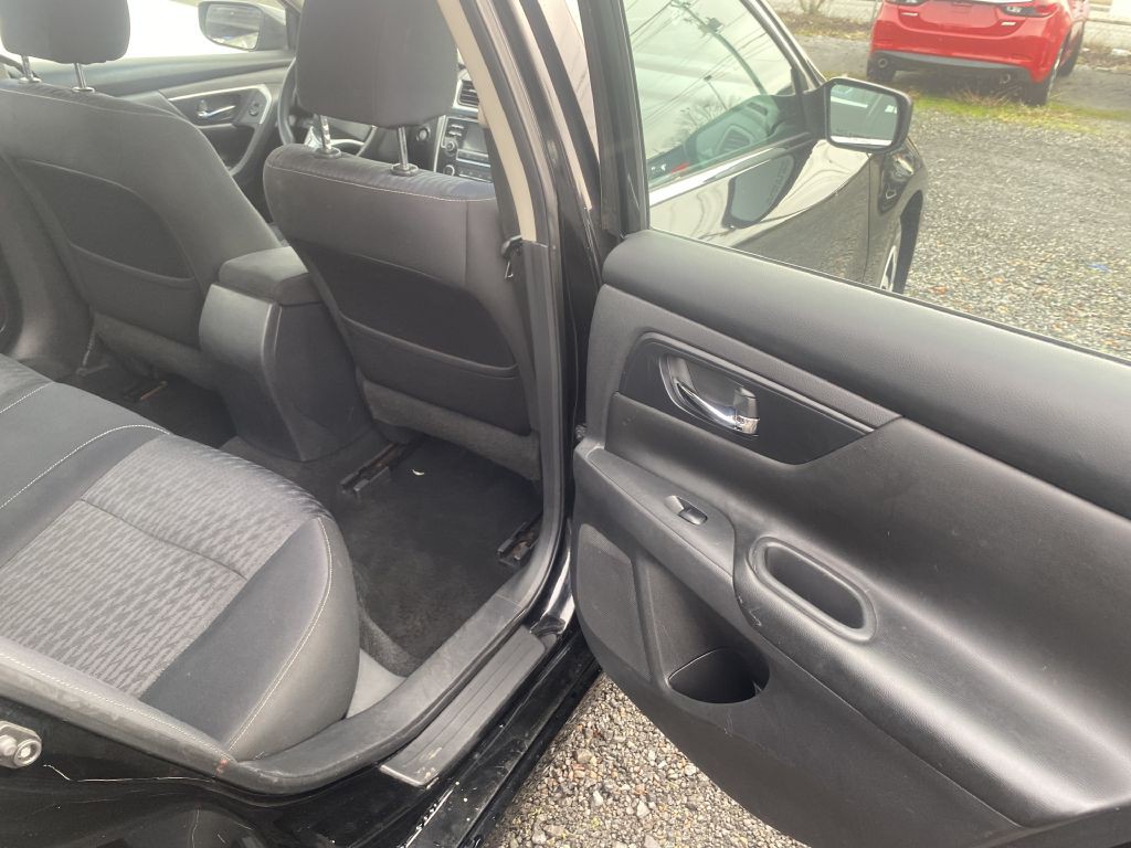 2017 Nissan Altima Image 12