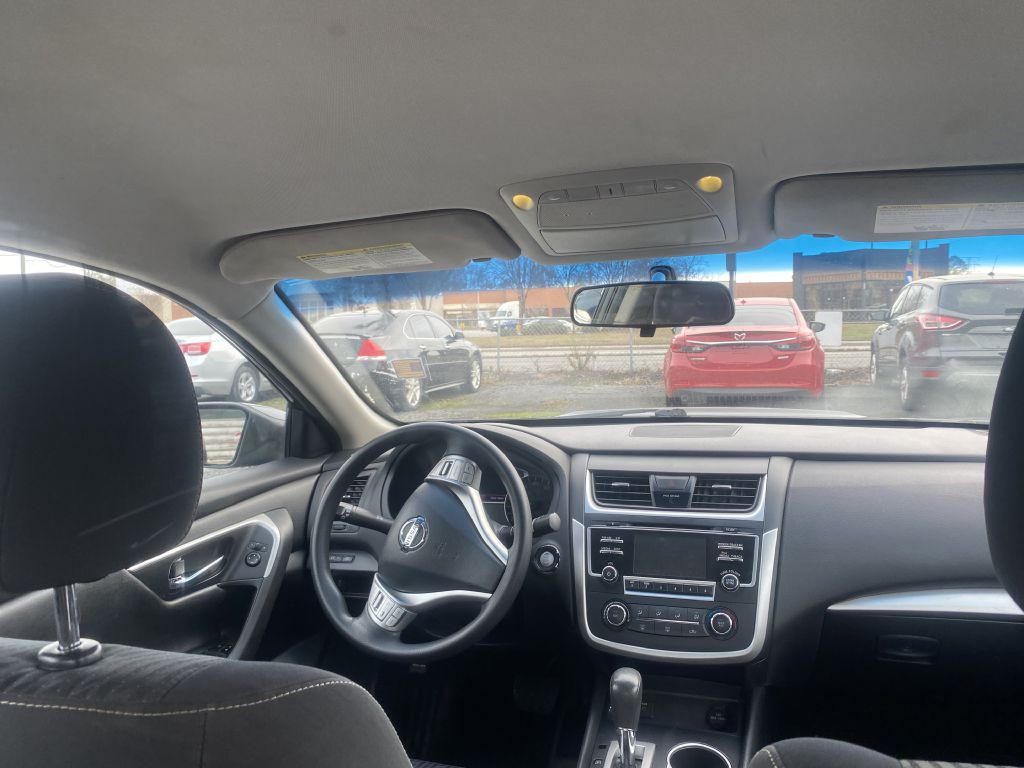 2017 Nissan Altima Image 14