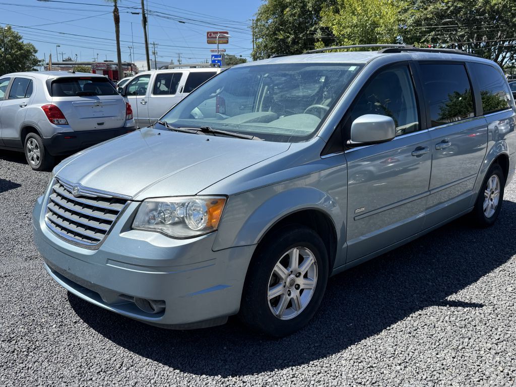 2008 Chrysler Town & Country Image 1