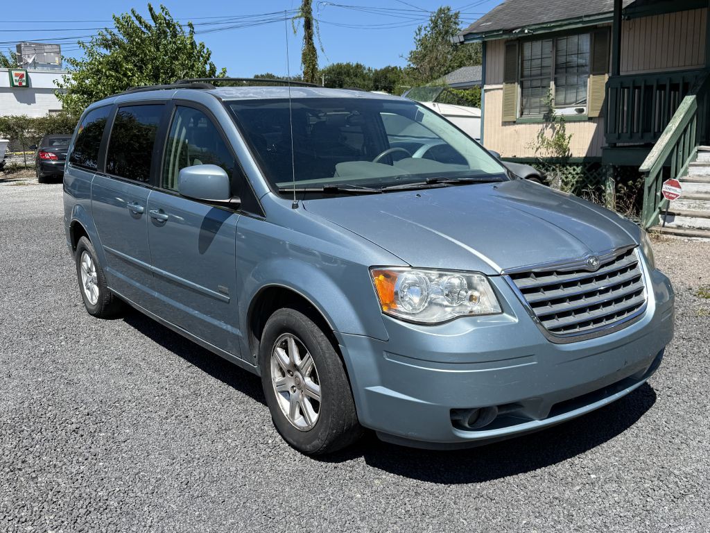 2008 Chrysler Town & Country Image 3