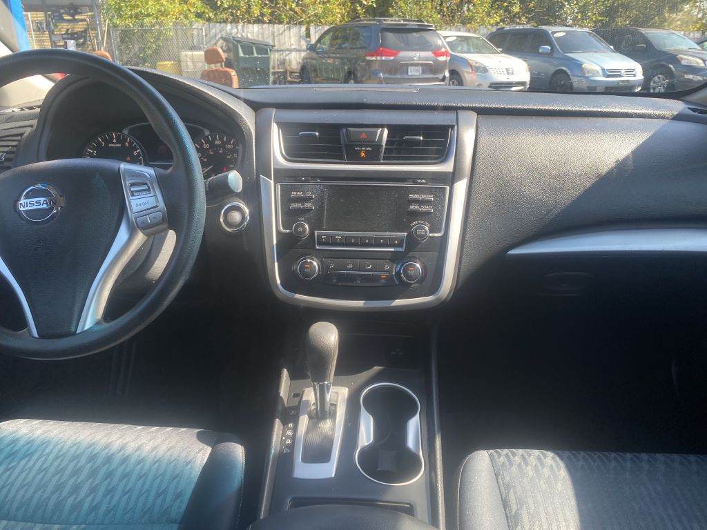 2018 Nissan Altima Image 10