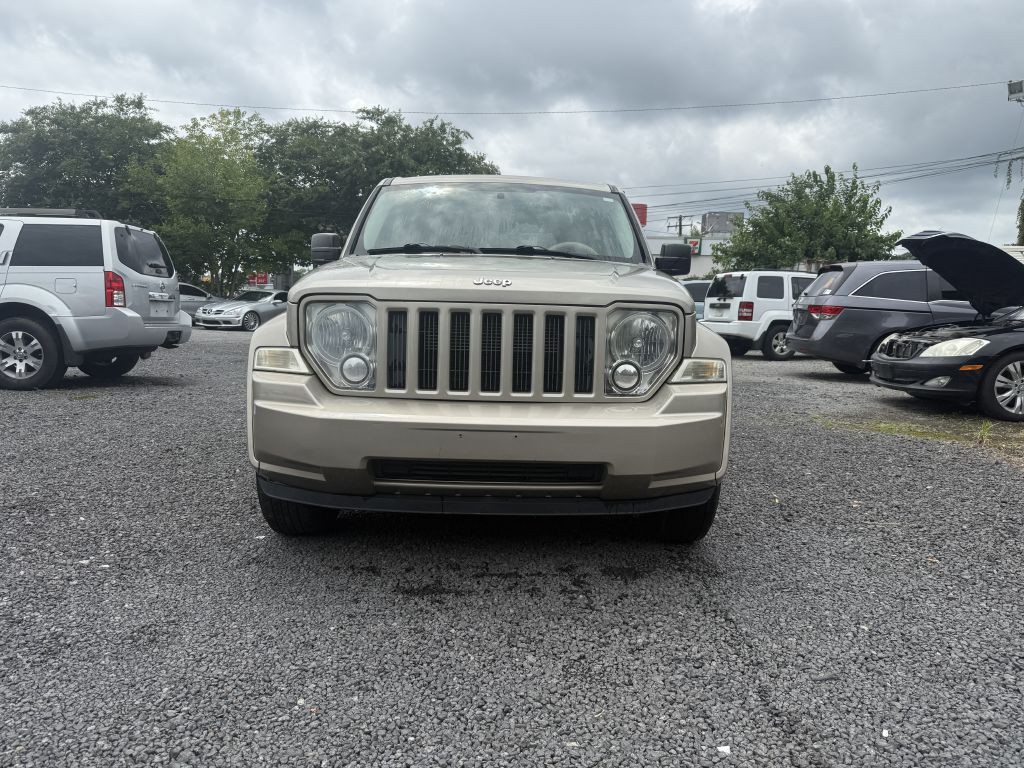 2010 Jeep Liberty Image 2
