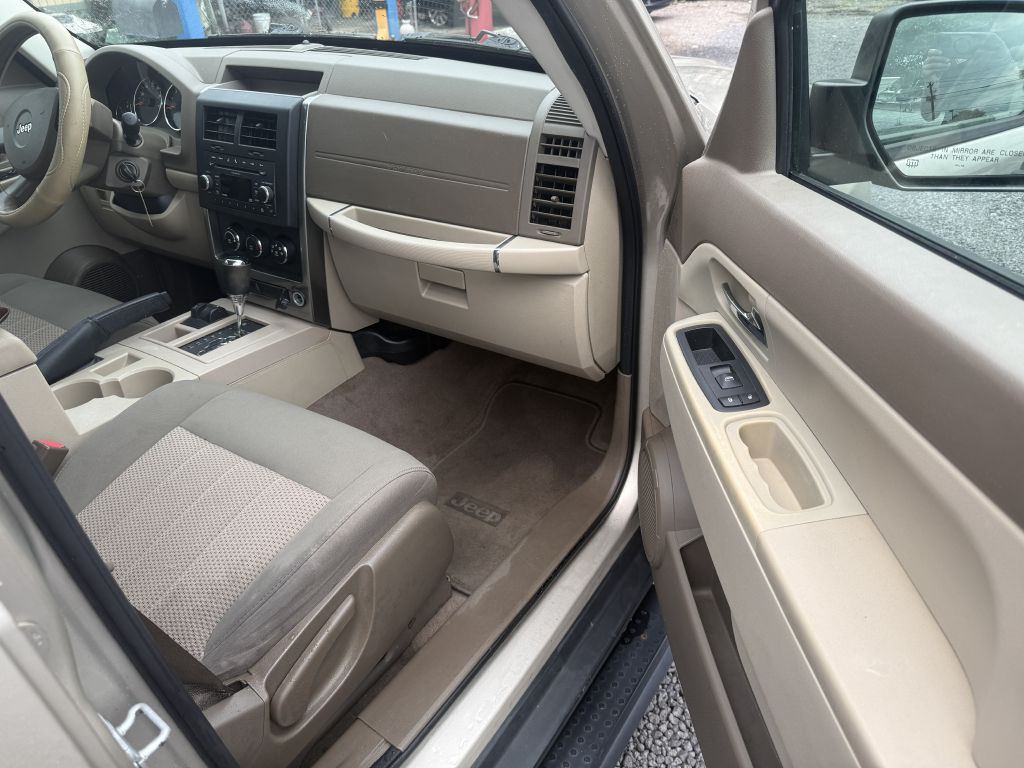 2010 Jeep Liberty Image 9