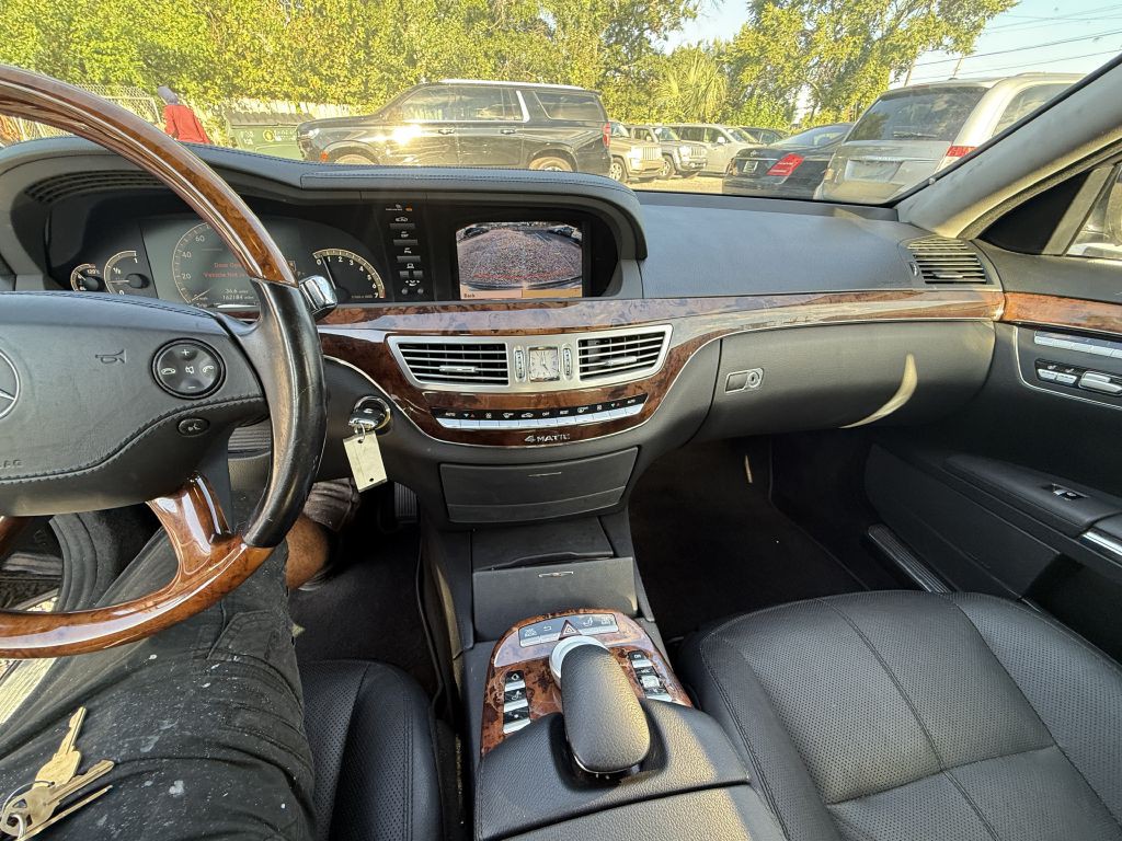 2009 Mercedes-Benz S-Class Image 16