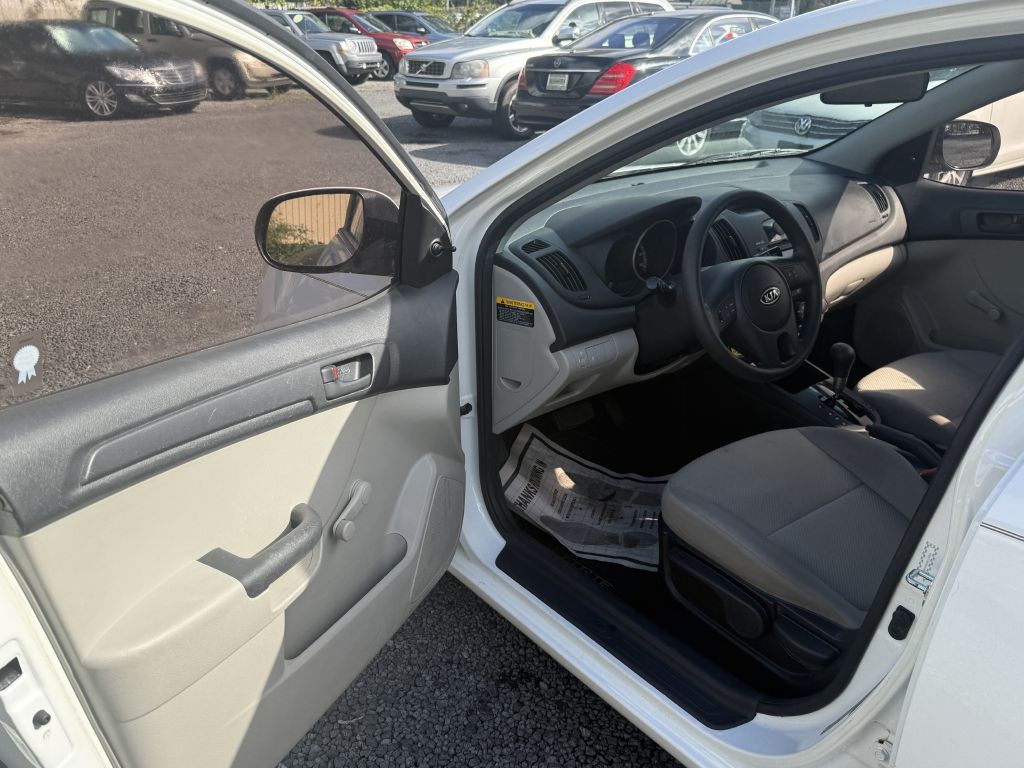 2010 Kia Forte Image 9