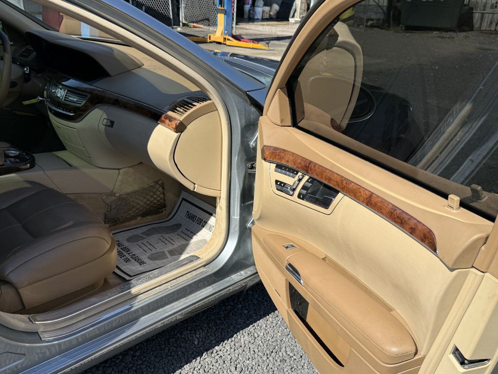 2007 Mercedes-Benz S-Class Image 9