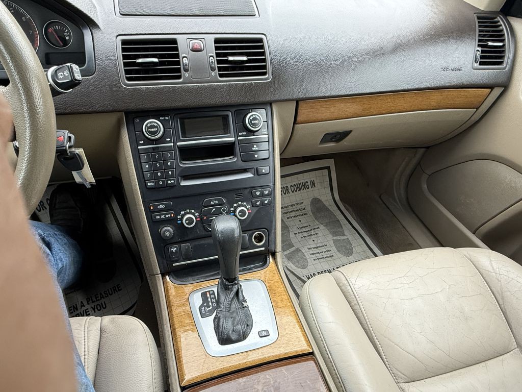 2007 Volvo XC90 Image 16