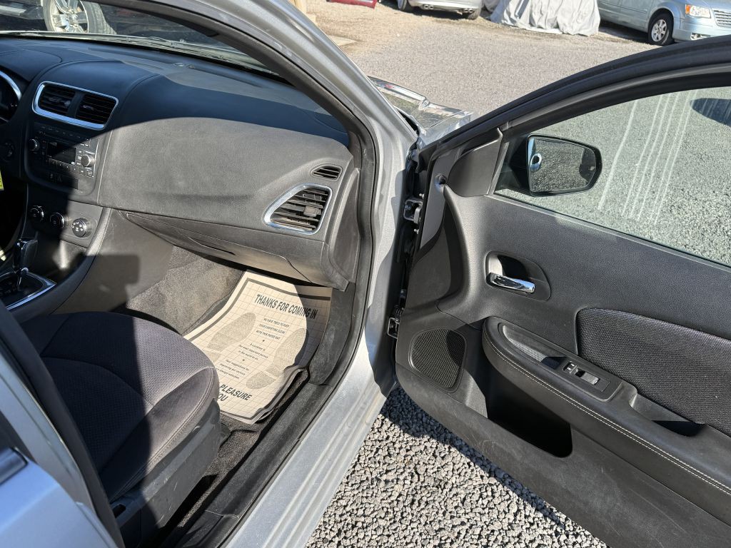 2013 Dodge Avenger Image 9