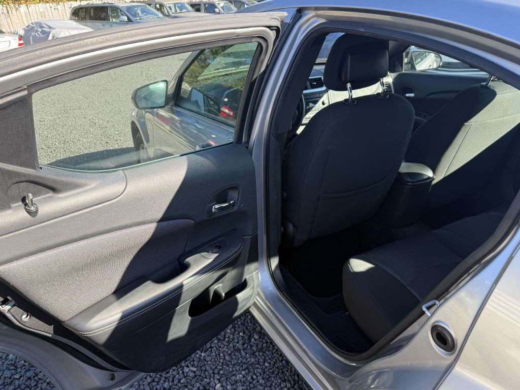 2013 Dodge Avenger Image 11