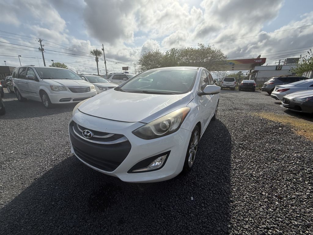 2014 Hyundai Elantra Image 1