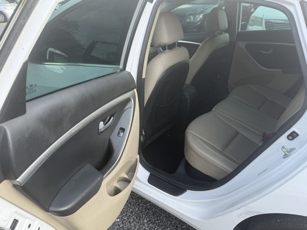 2014 Hyundai Elantra Image 10